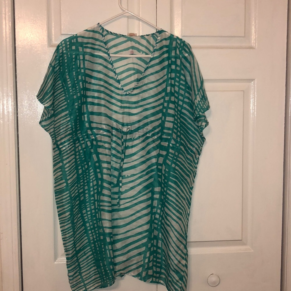 Lightweight beach coverup tunic!